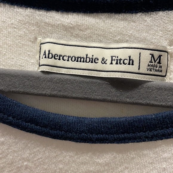 Abercrombie & Fitch women’s Tshirt size medium - Picture 2 of 3